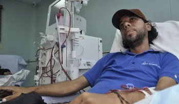  Paciente en diálisis pide jóvenes dejen Hookah 