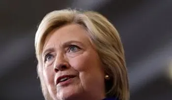 FBI roba a Clinton su final feliz y le obliga a pasar al ataque contra Trump