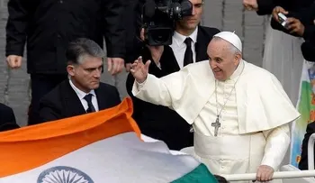 El papa canoniza a 4 italianos y 2 indios 