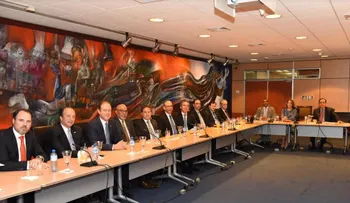 Analizan desempeño sector financiero a la economía; Gobernador del BC, Valdez Albizu dice que ha sido positivo 