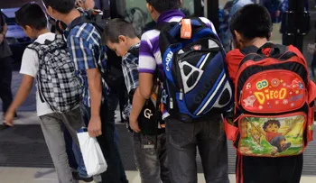 EE.UU. y México han deportado más de 1.000 niños a El Salvador en 2018; el 30% de ellos regresan solos a su país, según reporte