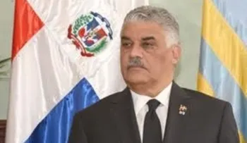 Esperan al canciller Vargas Maldonado en NY; bajarían precios documentos consulares