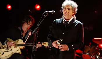Bob Dylan cambió de opinión y finalmente sí aceptará el Premio Nobel de Literatura