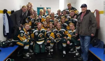 Al menos 14 muertos en Canadá por choque de autobús en el que iba un equipo juvenil de hockey