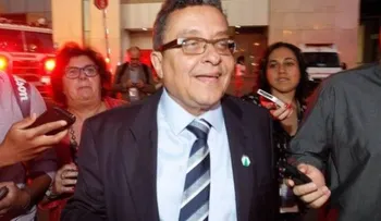 Joao Santana llega a Brasil
