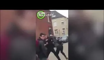 Víctima de bullying propina un nocaut perfecto (VIDEO)