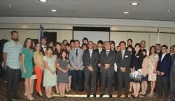 MJ realiza cena con becarios del Programa Intercambio y Desarrollo de la Juventud.