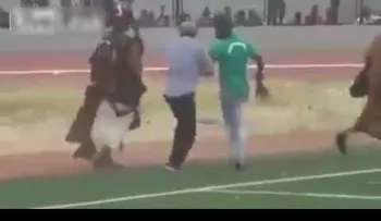 Un duelo de brujos antes de un partido de fútbol en Ghana se convierte en una pelea campal