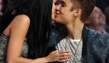 Justin Bieber visitó la Iglesia con cara de precupación, tras enterarse de la crisis de Selena Gómez