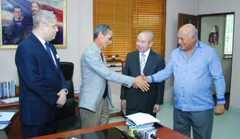 Panamá condecora saliente embajador Octavio Lister