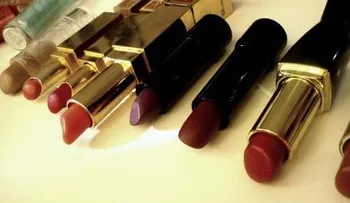 Alertan contenido de plomo en labiales: Atención mujeres...comparte
