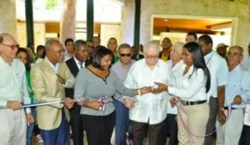 Inaugura extensión redes eléctricas de Cueva de Las Maravillas 