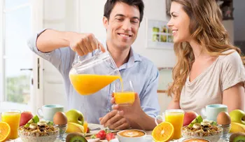 Estudio: no hay pruebas sólidas que desayunar sea bueno para controlar el peso