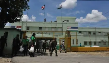 Se fugan tres presos de La Victoria; apresan dos