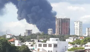 Video: reportan fuego en fábrica de plástico Duralón, Zona Industrial de Herrera