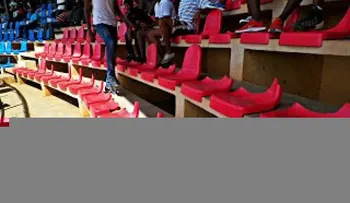 Vándalos destruyen asientos del remozado estadio Nadin J. Hazoury en Barahona