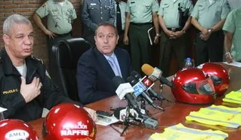 Amet donará chalecos y cascos a motoristas  