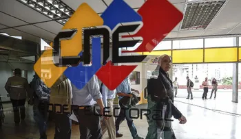 Oficialismo en Venezuela pide al CNE cancelación de inscripción de la MUD