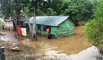 Pareja de esposos desaparece por desborde de río en El Naranjal