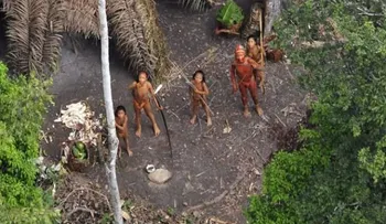 Una tribu aislada de Brasil sale al mundo por primera vez  