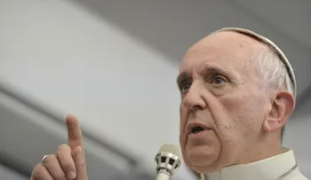 El papa pide que Europa acabe con los muros de miedo y egoísmo que la dividen