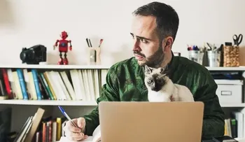 Sicólogos explican por qué las personas en extremo inteligentes tienen pocos amigos