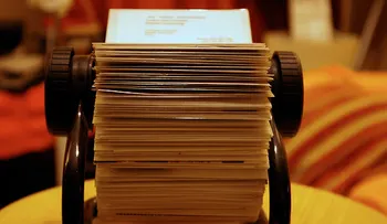 Por qué hacer tarjetas de visita es importante (Y cómo usar efectivamente la tuya)
