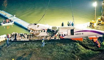 Mueren 31 en Taiwán al estrellarse avión 