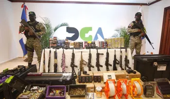 Aduanas detiene millonario contrabando de armas de alto calibre