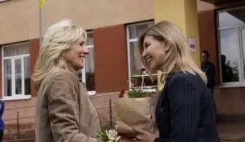 Jill Biden visita por sorpresa Ucrania para reunirse con primera dama Ucraniana