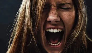 La gente irritable suele usar el enojo como medio de comunicación