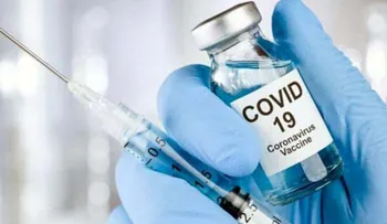 Muchos trabajadores de la salud en EE.UU. se rehúsan a vacunarse contra el COVID-19