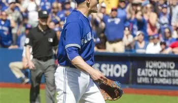 Suspenden 3 juegos a Aaron Sánchez por pleito durante partido