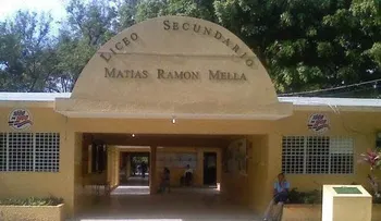 Miembro de supuesta â??gangaâ? penetra al liceo Matías Ramón Mella e hiere joven de 16 años