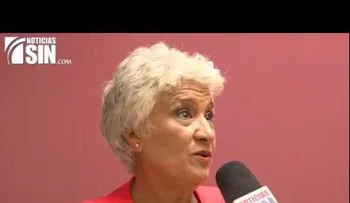 Hija del general Pupo Román presenta libro â??Nuestras Lagrimas Saben a Marâ?