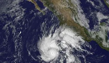 Huracán Sandra baja a categoría 3 en el Pacífico mexicano