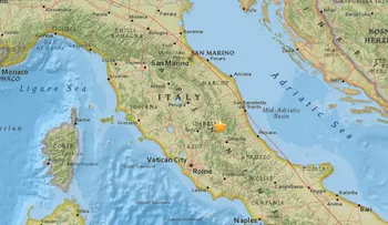 Tras sismo en Italia, avalancha deja al menos 20 personas atrapadas