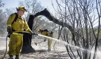 Incendio de California ha quemado ya 7.000 hectáreas y causado seis heridos