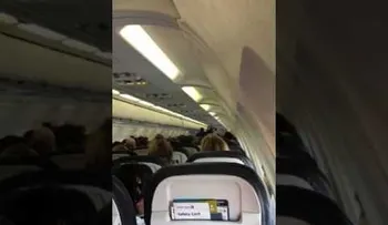Piloto regaña pasajeros en pleno vuelo 