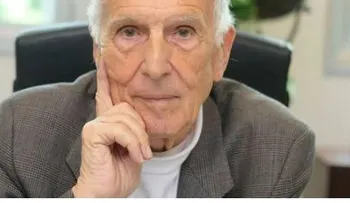 Oncólogo de 96 años revela secreto de su longevidad