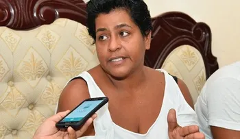 Madre de víctima de masacre viaja a reclamar cadáver
