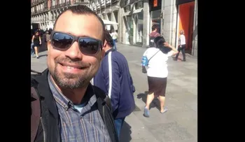 La inspiradora historia del venezolano que se volvió viral tocando Despacito en el metro de Madrid