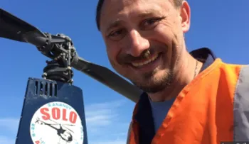 Rescatan a piloto ruso que estuvo 30 horas en trozo de hielo flotante en el Ártico