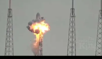 Teóricos de la conspiración creen el cohete Falcon 9 fue destruido por un láser alienígena (VIDEO)