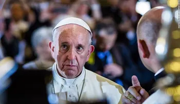 Conservadores acusan al papa Francisco de difundir herejías