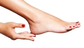 ¿Quieres tener una pedicura perfecta? Sigue estos 10 pasos