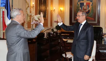 Presidente juramenta a Toca Simó como ministro de Industria y Comercio