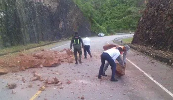 Reportan deslizamientos de tierra en Samaná