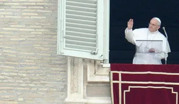 El papa exhorta abolir leyes que no dignifiquen al ser humano