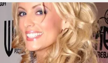 Stormy Daniels a un amigo: "Esto es una pesadilla"
